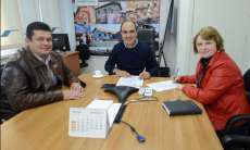 Catanduvas - Prefeita assina conv&ecirc;nio para constru&ccedil;&atilde;o de casas populares