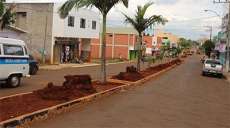 Palmital - Prefeitura investe na revitaliza&ccedil;&atilde;o de canteiros e muda paisagem urbana
