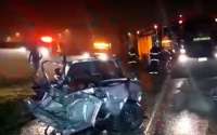 Jovem dirige na contramão, provoca acidente grave e morre