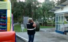 No Paran&aacute;, crian&ccedil;a morre em acidente com brinquedo infl&aacute;vel
