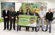 Quedas - Sicredi entrega pr&ecirc;mio de R$ 2 mil a poupadora que concorre ainda a meio milh&atilde;o de reais
