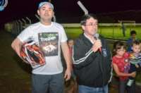 Pinh&atilde;o - Prefeito e Secret&aacute;rio de esportes entregam jogos de camisa para equipes do Interbairros