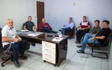 Guarania&ccedil;u - Prefeito tem nova reuni&atilde;o com representantes dos hospitais do munic&iacute;pio