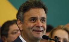 A&eacute;cio Neves dep&otilde;e &agrave; PF em Bras&iacute;lia