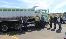 Porto Barreiro - Cidade recebe caminh&atilde;o ca&ccedil;amba do Programa de Acelera&ccedil;&atilde;o do Crescimento