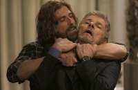 'A Lei do Amor': Pedro tenta sufocar Ti&atilde;o