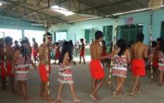 Pinh&atilde;o - Dia do &iacute;ndio &eacute; lembrado com apresenta&ccedil;&atilde;o de grupo kaingang na escola Prof. Eroni
