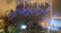 UFFS - Corais da Universidade e da Igreja Adventista se apresentam na casa da dona Nelsa
