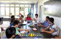 Laranjeiras - Em reunião, Sirlene Svartz propõe soluções para o impasse sobre verba para o transporte universitário
