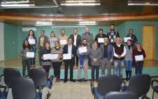 Pinh&atilde;o - Empreendedores recebem certificados do Bom Neg&oacute;cio Paran&aacute;