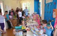 Pinh&atilde;o - Crian&ccedil;as dos Centros de Educa&ccedil;&atilde;o Infantil recebem presentes