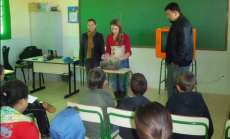 Laranjeiras - Acadêmicos da UFFS ministram oficinas para alunos do ensino fundamental