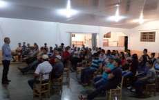 Guarania&ccedil;u - Comunidade e Administra&ccedil;&atilde;o discutem alternativas para recupera&ccedil;&atilde;o do asfalto do Belarmino