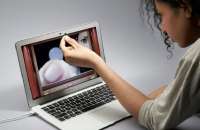 FBI afirma que todos deveriam sempre cobrir a sua webcam. Entenda o motivo