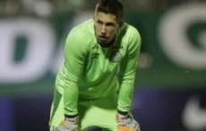 Goleiro da Chapecoense faz cirurgia de enxerto de pele