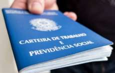Empresa Mercedes-Benz demite 370 trabalhadores que estavam em licen&ccedil;a remunerada