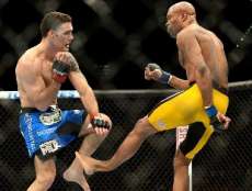 Anderson Silva passa por cirurgia e deve ficar mais dois dias no hospital
