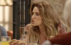 'Sol Nascente': Lenita perde a paci&ecirc;ncia e explode com Loretta
