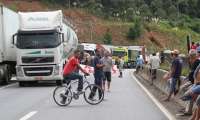 Greve dos caminhoneiros já esvazia prateleiras no Paraná