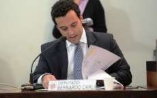 Bernardo Carli prop&otilde;e ao or&ccedil;amento anual R$ 5 milh&otilde;es para curso de Medicina na Unicentro