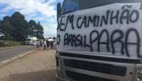 Rodovias em 12 Estados têm bloqueio de caminhoneiros; no Paraná são 44