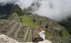 Brasileiro &eacute; achado com vida em fenda de 300 metros no Peru.