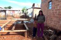 Laranjeiras - Fam&iacute;lia pede ajuda ap&oacute;s a casa pegar fogo