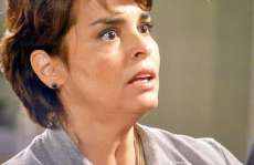 Imp&eacute;rio - Beatriz &eacute; agredida por apoiar o marido e entra em coma
