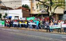 Quedas - Funcion&aacute;rios da Araupel realizam manifesta&ccedil;&atilde;o na sede do Incra em Curitiba