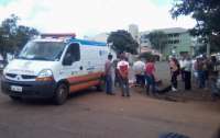 Laranjeiras - Carona em moto se fere em acidente no centro