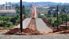 Laranjeiras - Obras de pavimentação da Santos Dumont avançam pelos bairros São Francisco e Monte Castelo