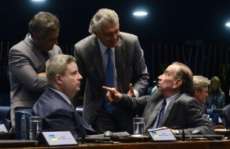 Senado aprova projeto que aumenta puni&ccedil;&atilde;o para motorista embriagado