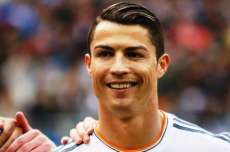 Cristiano Ronaldo encontra celular perdido e convida dona para jantar
