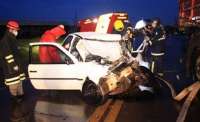 Motorista morre ao colidir contra carreta