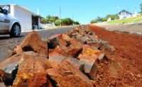 Laranjeiras - Prefeitura começa recuperação de calçamentos no bairro Nossa Senhora Aparecida