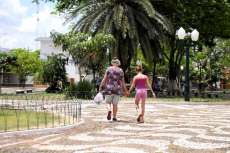 Popula&ccedil;&atilde;o de idosos no Paran&aacute; deve dobrar at&eacute; 2030