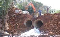 Rio Bonito - Bueir&atilde;o da Linha Nova tem terceira fileira de manilhas instalada