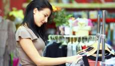 9 segredos para comprar roupas que v&atilde;o durar muito. Confira!