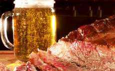 Com cerveja, carne de churrasco &eacute; menos prejudicial &agrave; sa&uacute;de, diz estudo