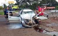 Motorista fica gravemente ferido em acidente entre carro e caminhão na BR 277