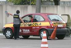 De cada dez, cinco a seis n&atilde;o passam de primeira no Detran