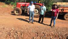 Sirlene, Ney Becker e morador da comunidade