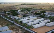 Confronto entre fac&ccedil;&otilde;es deixa 25 detentos mortos em cadeia