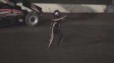 Tricampe&atilde;o da Nascar atropela e mata piloto em corrida, veja o v&iacute;deo!