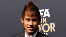 Neymar est&aacute; ciente de acordo entre Santos e Barcelona, diz Daniel Alves