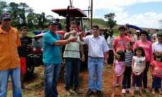 Goioxim - Prefeito faz entrega de Equipamentos Agr&iacute;cola para pequenos agricultores do munic&iacute;pio