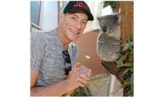Van Damme reaparece quase irreconhec&iacute;vel aos 55 anos