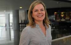Gleisi Hoffmann celebra lan&ccedil;amento do Plano Safra