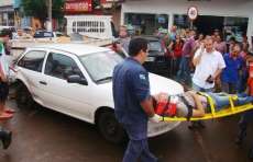 Quedas - Motorista foge ap&oacute;s causar acidente na Av. Pinheirais