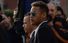 Procuradoria pede indiciamento de Neymar e de seu pai por corrup&ccedil;&atilde;o